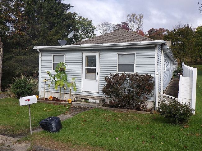 Photo of 1018 Barnesville Dr, Barnesville, PA