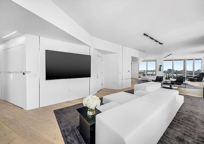 Image of 6800 Indian Creek Drive