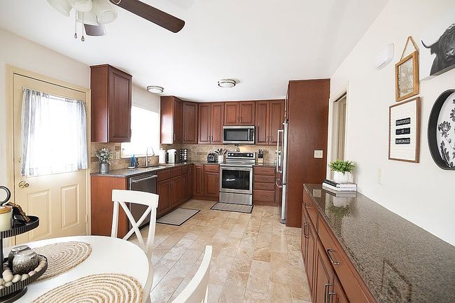 Photo of 1011 Brooksgate Manor Dr, Saint Louis, MO