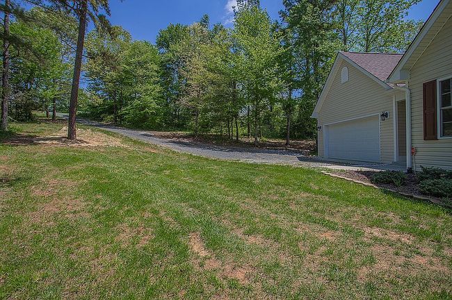 Photo of 148 Oak Spring Ln, Madison Heights, VA