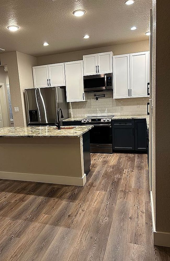 Image of 1216 Canyon Lake Dr