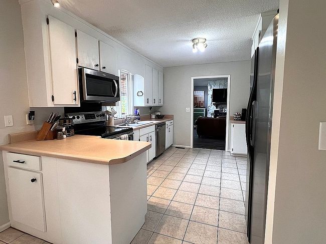 Photo of 102 Rockingham Rd, Seneca, SC
