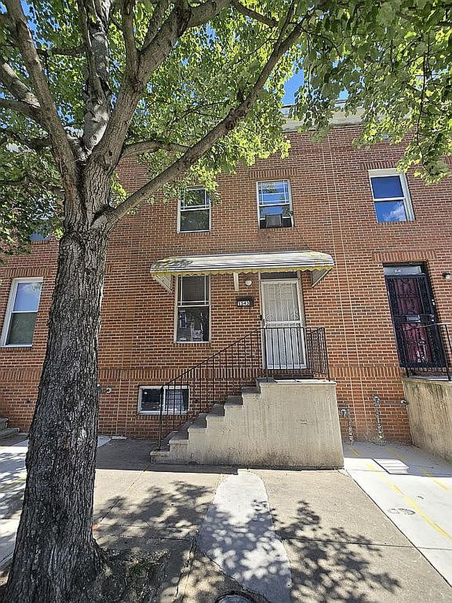 1543 Holbrook St, Baltimore, MD