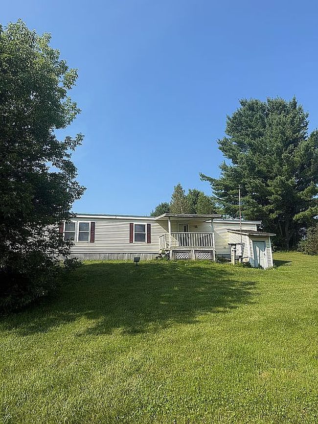 Photo of 387 Boot Hill Rd, East Fairfield, VT