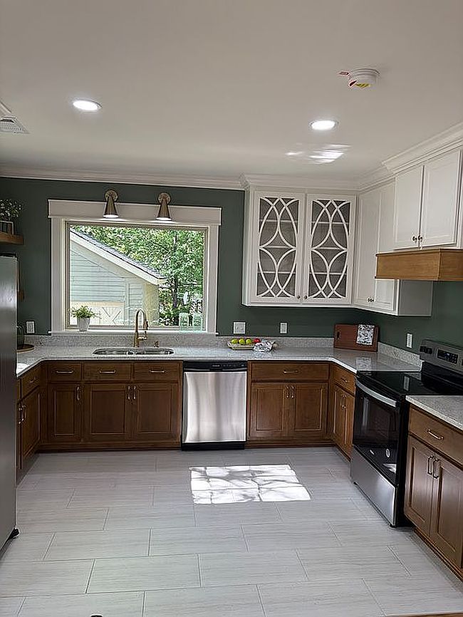 Image of 909 E Linden St