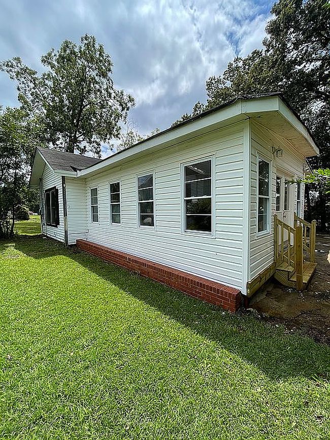 Photo of 217 Barnesville St, Thomaston, GA
