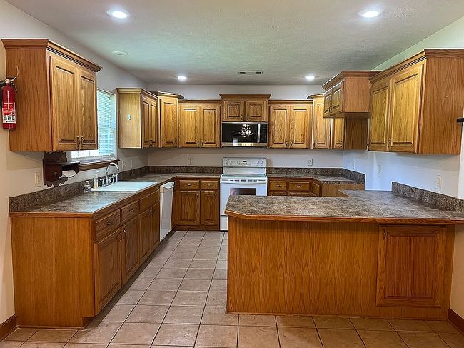 Additional photo 1 of property located at 134 Cole Dr