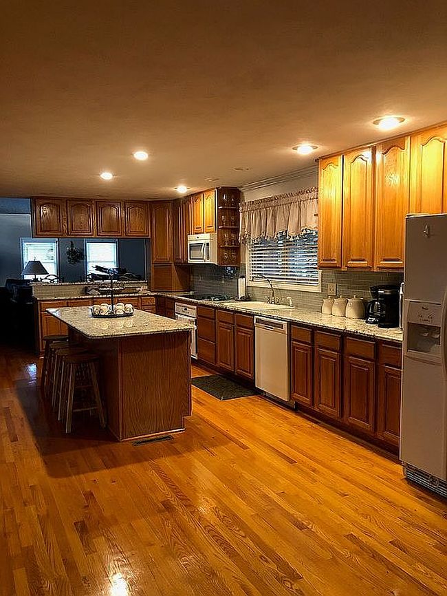 Image of 225 Vintage Oaks Way