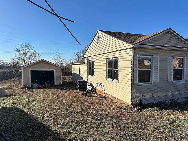 Image of 905 Birch St