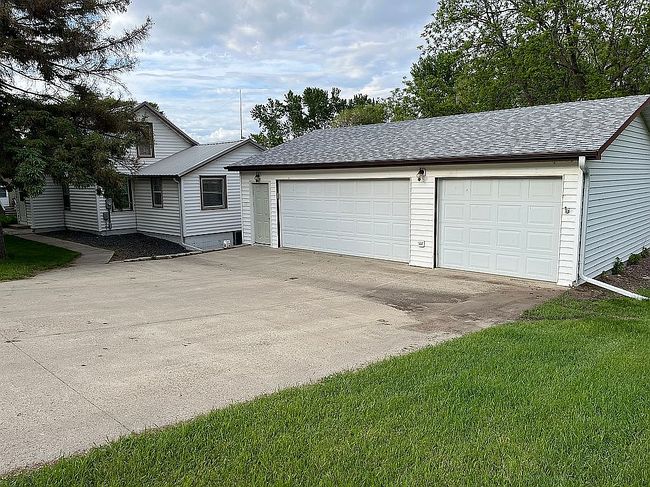 Photo of 103 High St, Big Stone City, SD