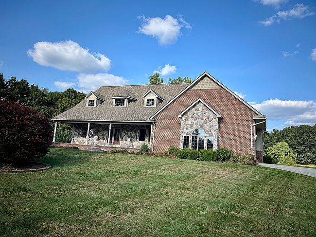Photo of 845 Oak Tree Ln