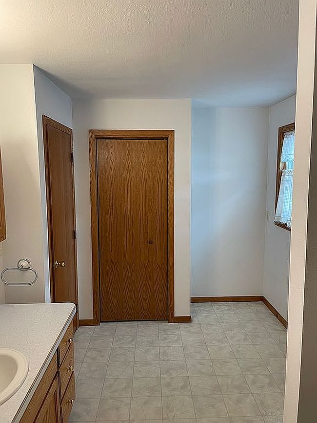 Photo of 510 10th St Nw, East Grand Forks, MN