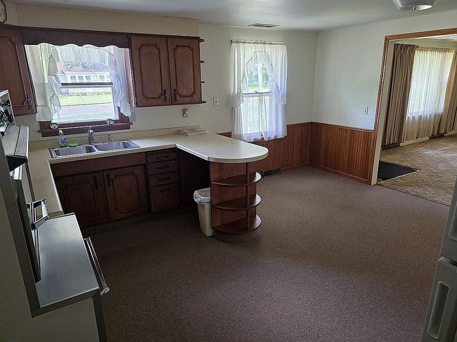 Additional photo 3 of property located at 1735 Griswold Ave