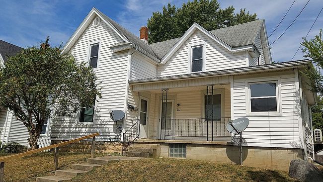 Photo of 213 W Birdsall St