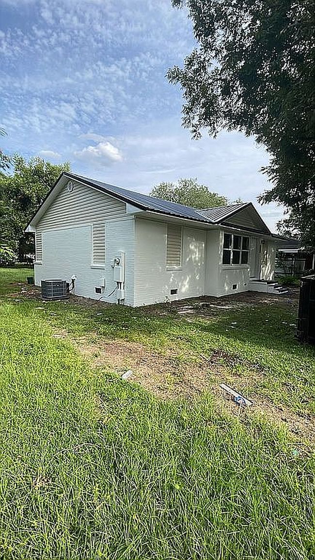 Photo of 1011 Juniper Dr