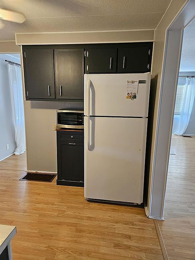 Additional photo 1 of property located at 302 50th Avenue Ter E