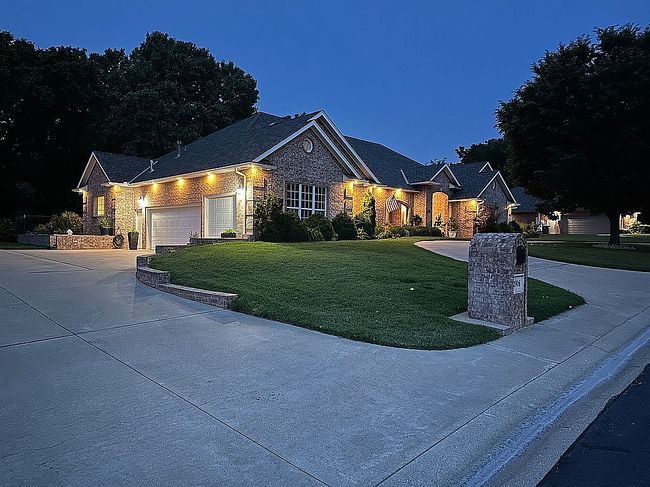 Photo of 2106 Maple Leaf Cir, Enid, OK