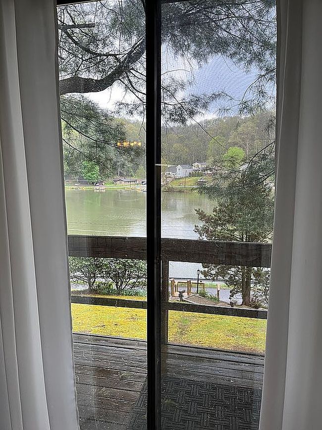 Image of 2094 Lake Floyd Cir