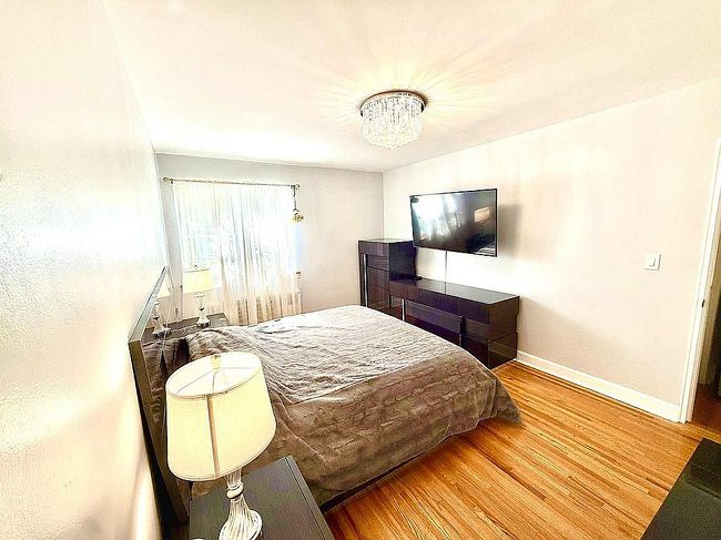 Photo of 8 Wooleys Ln, Great Neck, NY