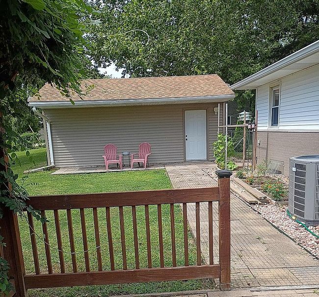 Photo of 145 N Lake Shore Dr, Decatur, IL