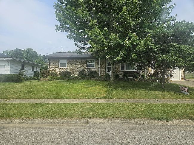 9045 Shadow Dr, Brookville, IN