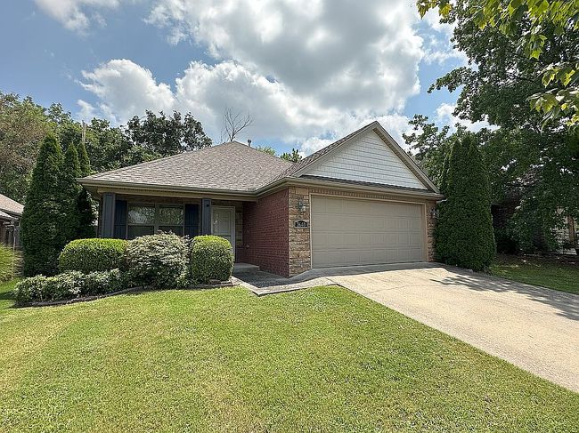 Photo of 2640 N Villa Blvd, Fayetteville, AR