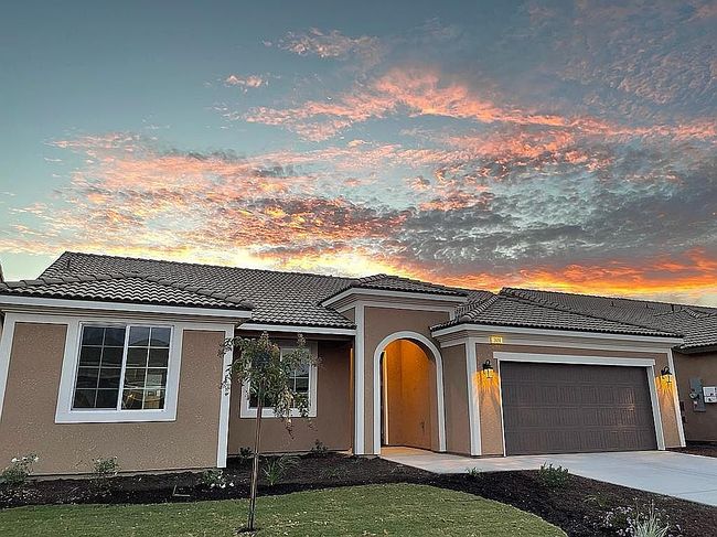Photo of 3414 N Oakwood St, Visalia, CA
