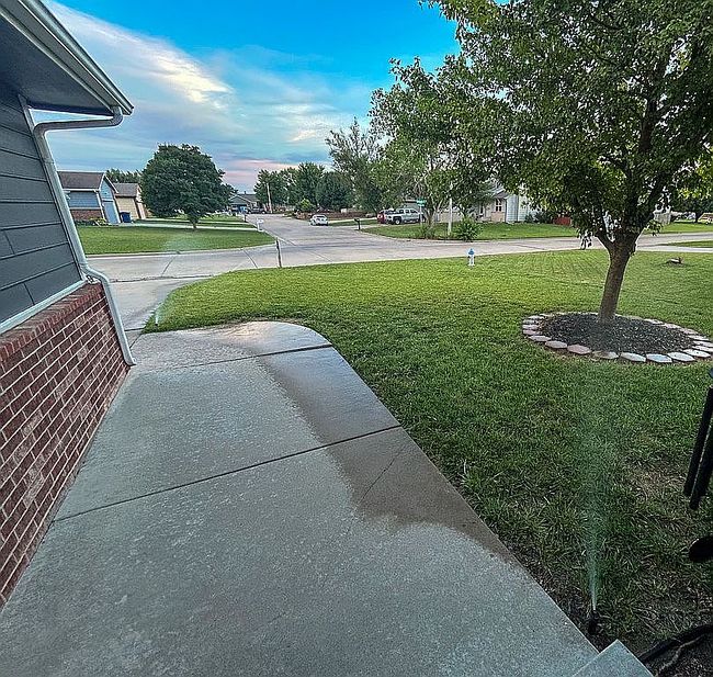 Photo of 324 Victoria Rd, Newton, KS