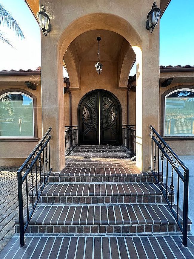 Photo of 9369 Hillrose St, Sunland, CA
