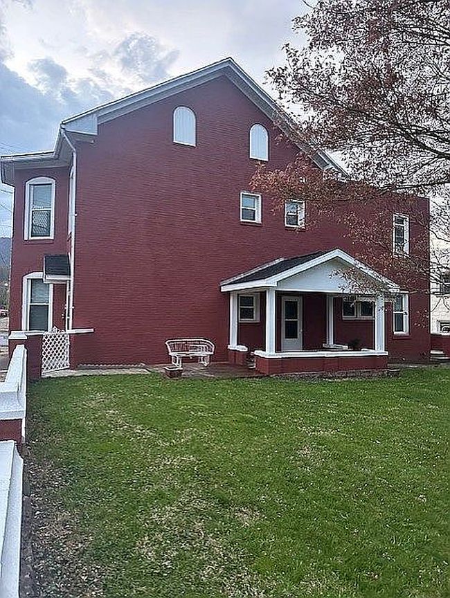 Image of 134 W Shirley St
