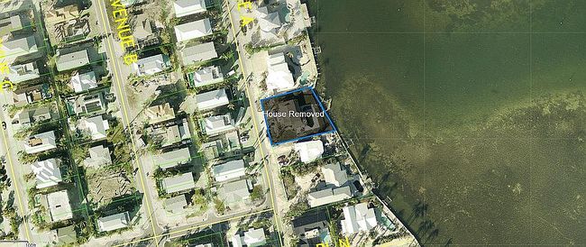 Photo of 2205 Avenue A, Bradenton Beach, FL