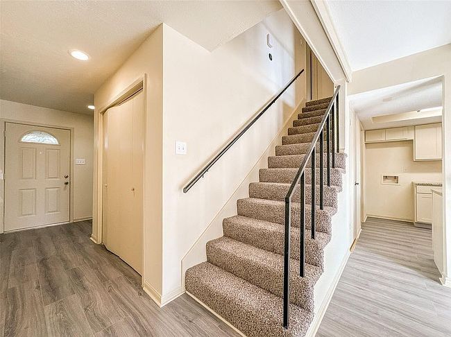 Image of 907 Garden Walk Dr