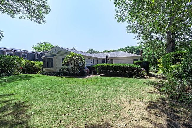Photo of 295 5th St, Saint James, NY