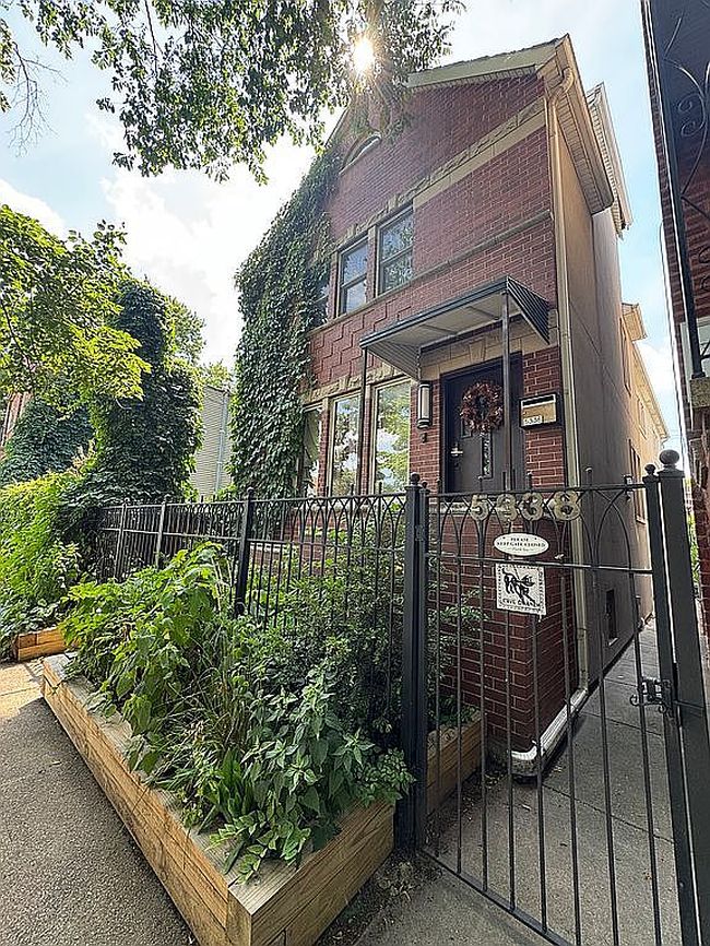 Photo of 5338 N Ashland Ave, Chicago, IL