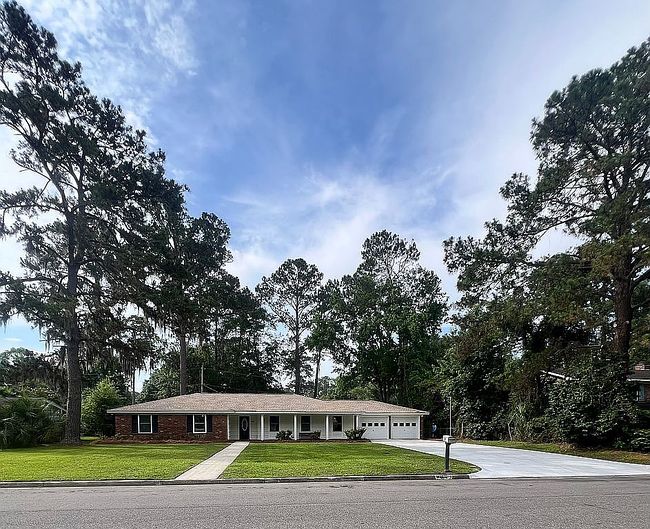 Image of 725 Windsor Rd