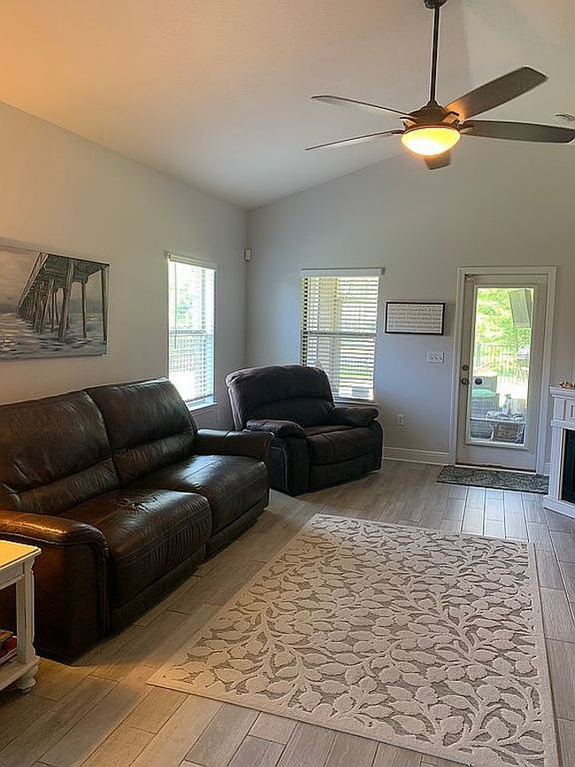 Image of 526 Camellia Ct