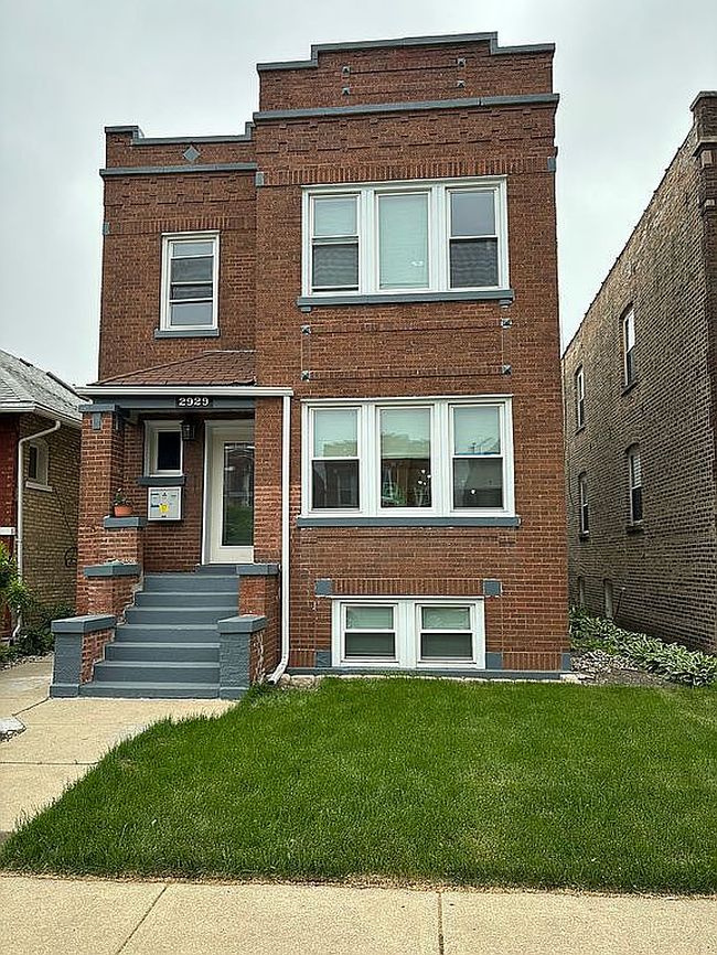 Image of 2929 N Harding Ave