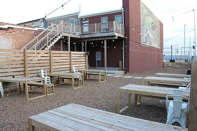 Image of 305 E Main St
