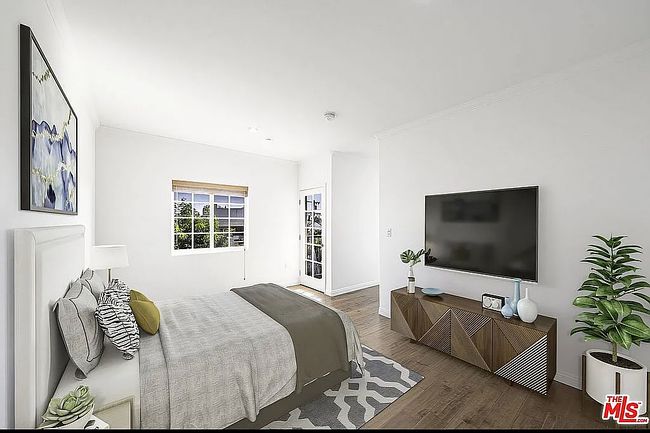 Preview of property located at 957 S Wilton Pl Apt 4