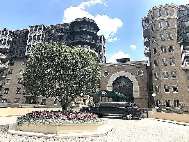Image of 1250 S Washington St