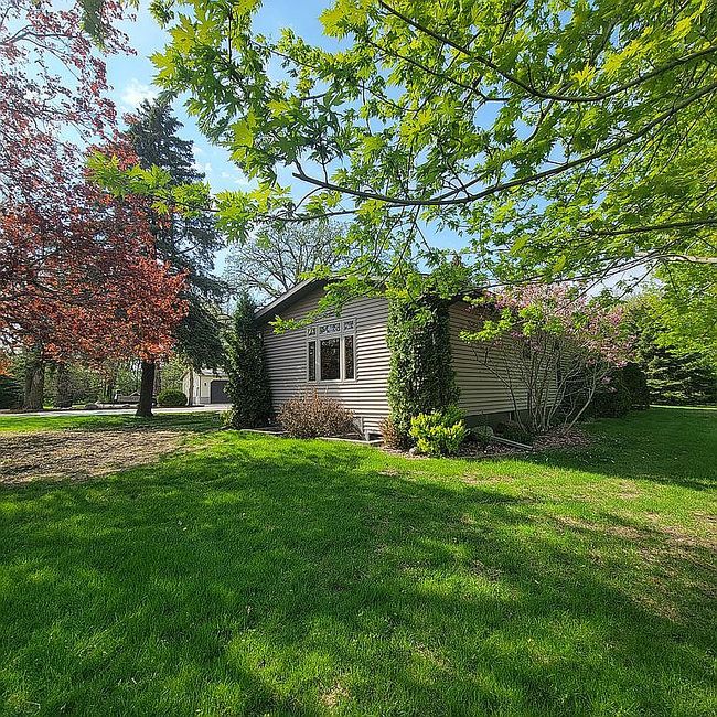 Additional photo 1 of property located at 35457 85th St