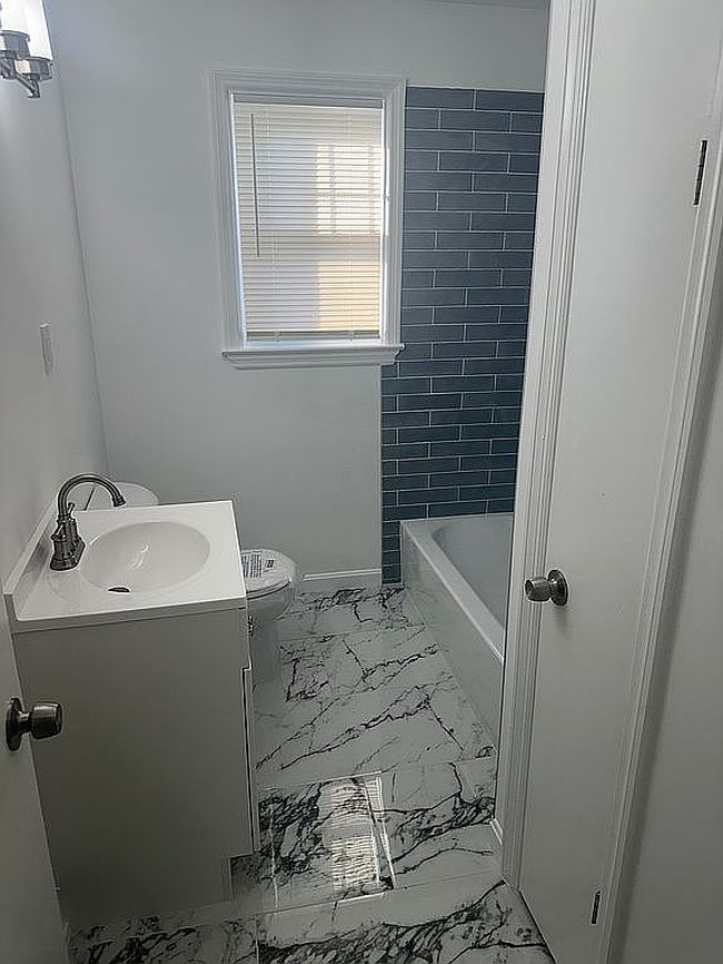 Additional photo 2 of property located at 6507 Kenwood Ave