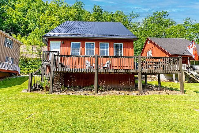 Photo of 112 Cliff Island Dr, Hinton, WV