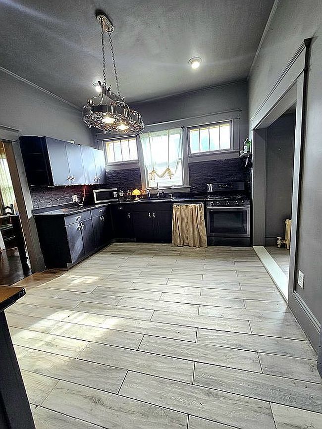 Photo of 407 College St, Marion, VA