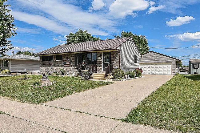 Photo of 2068 Carter Rd, Dubuque, IA