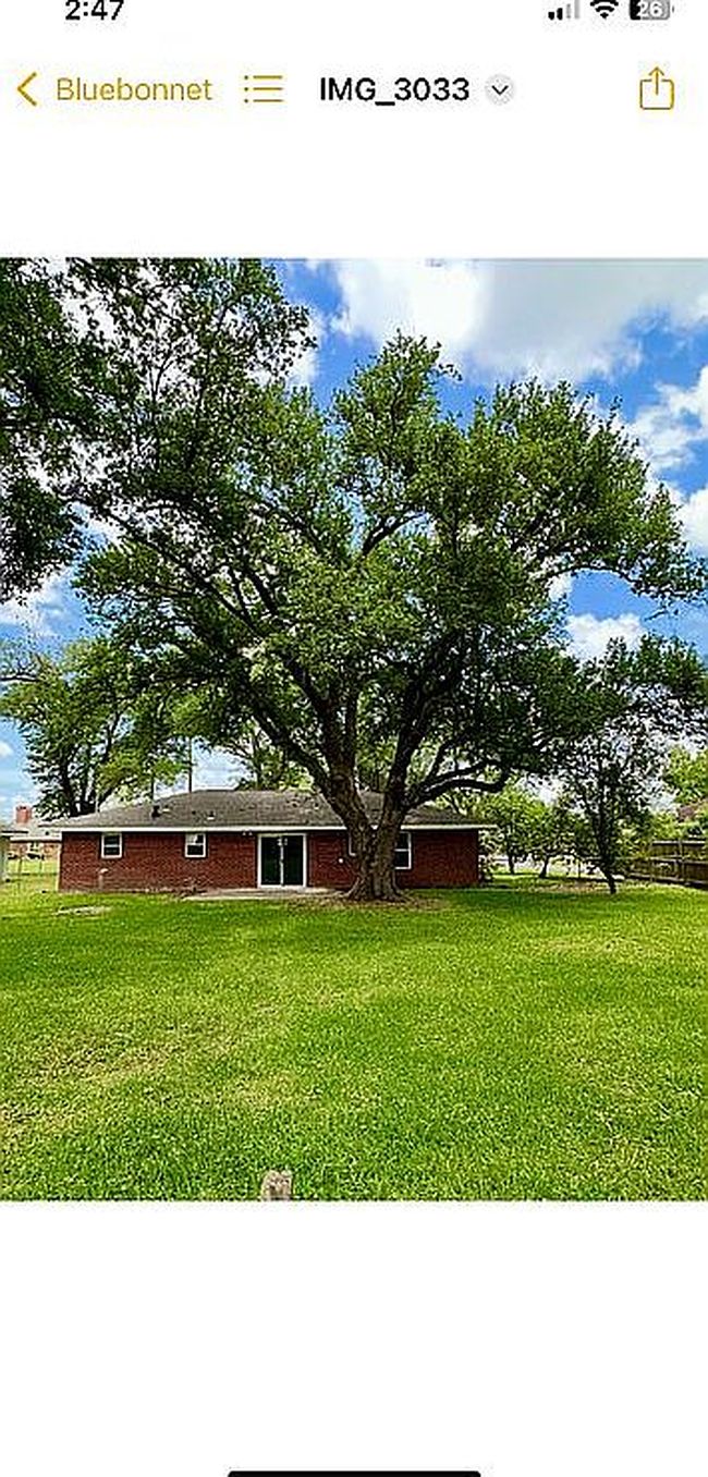 Image of 829 Bluebonnet St