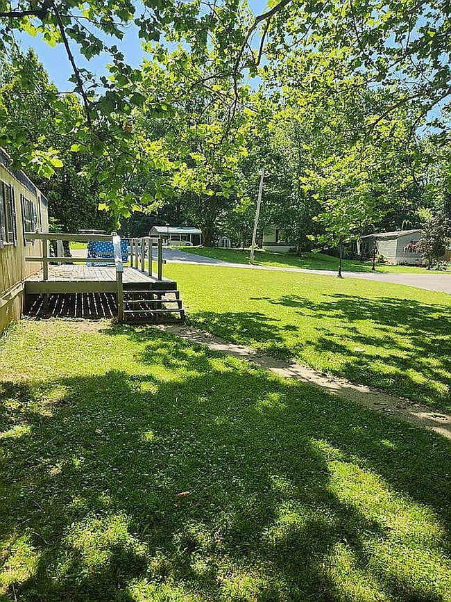 Photo of 7782 Parkland Dr, Columbus, IN