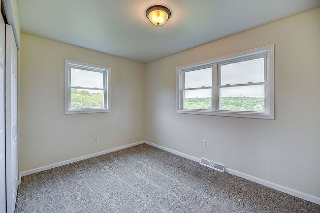 Image of 284 Rhoades Hill Rd