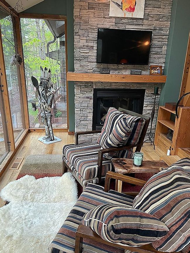 Image of 373 W Lake Valley Dr