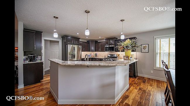 Photo of 404 Stagecoach Trl, Le Claire, IA